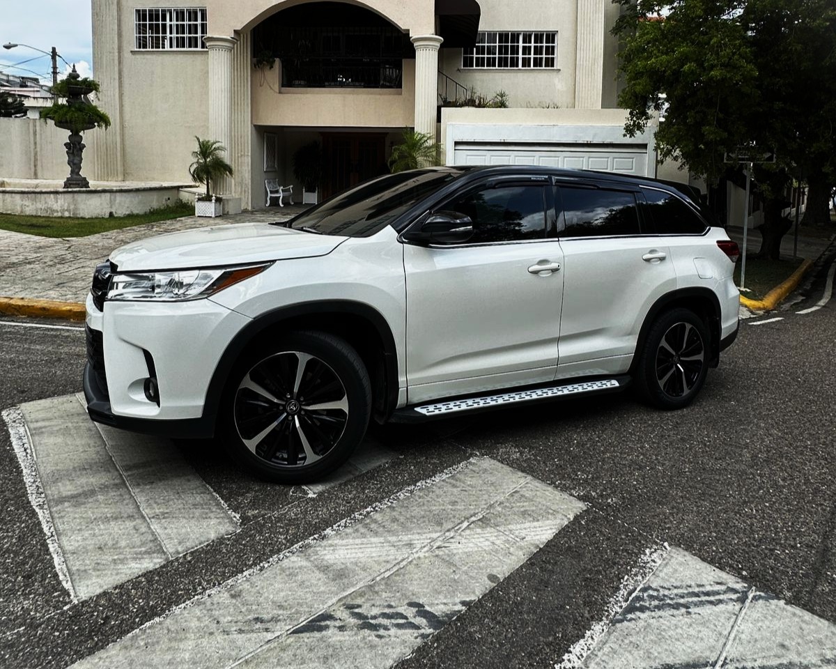 Toyota Highlander image 4